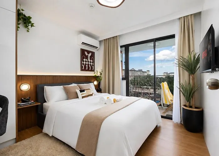 Apartment Chellewood Terrace 2br Suite, Balcony & Pool View
