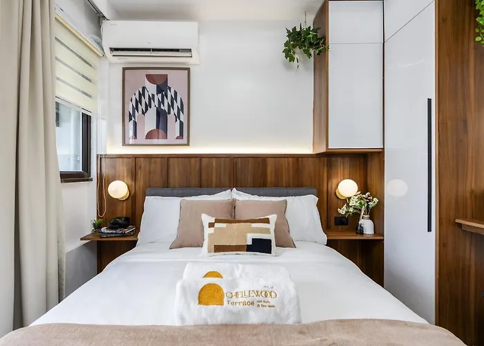 Chellewood Terrace 2br Suite, Balcony & Pool View Apartment