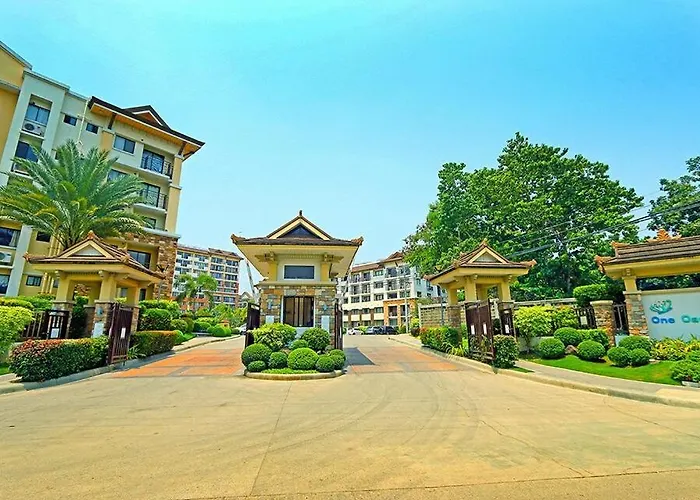 Chellewood Terrace 2br Suite, Balcony & Pool View