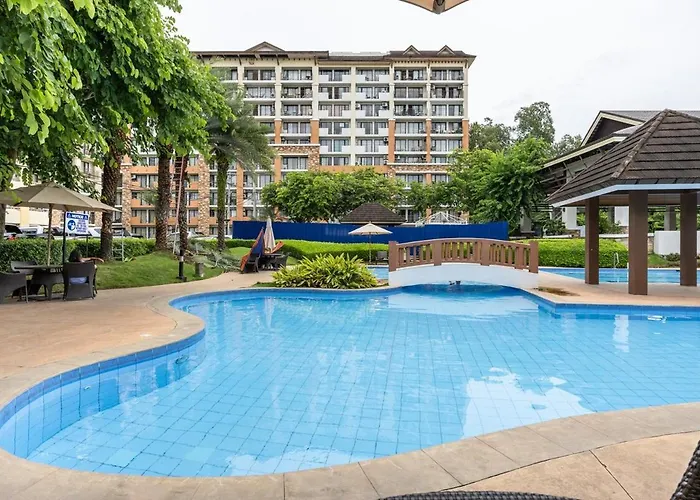 Chellewood Terrace 2br Suite, Balcony & Pool View Cebu