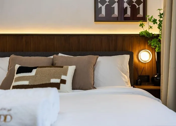 Chellewood Terrace 2br Suite, Balcony & Pool View Apartment Cebu