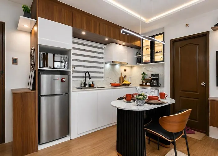 Chellewood Terrace 2br Suite, Balcony & Pool View Cebu