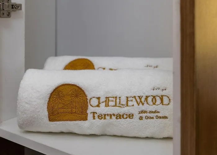 Chellewood Terrace 2br Suite, Balcony & Pool View *