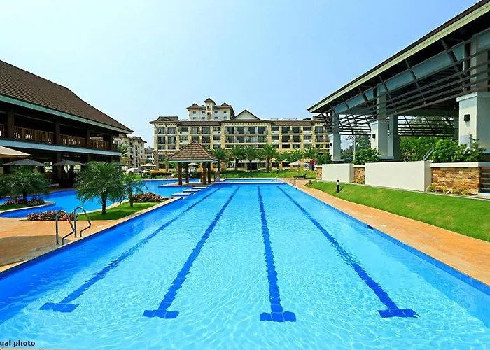 Apartment Chellewood Terrace 2br Suite, Balcony & Pool View *