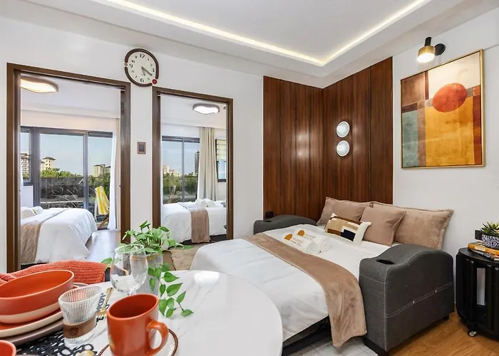 Chellewood Terrace 2br Suite, Balcony & Pool View * Cebu
