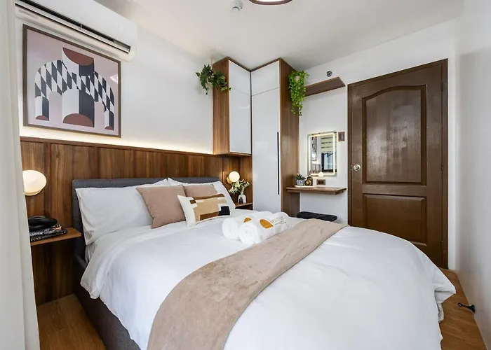 Apartment Chellewood Terrace 2br Suite, Balcony & Pool View *