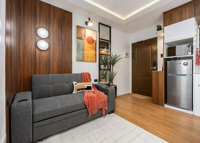 Chellewood Terrace 2br Suite, Balcony & Pool View Apartment