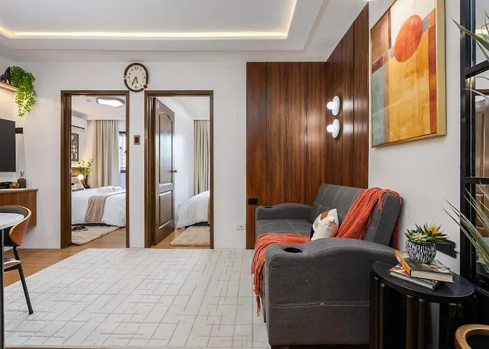 Chellewood Terrace 2br Suite, Balcony & Pool View *