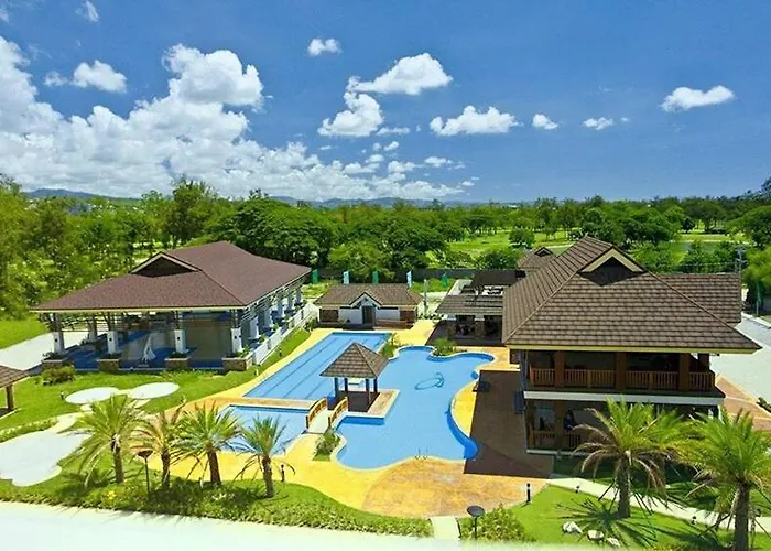 Chellewood Terrace 2br Suite, Balcony & Pool View Apartment *
